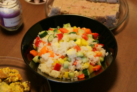 カラフル野菜とチーズのサラダ