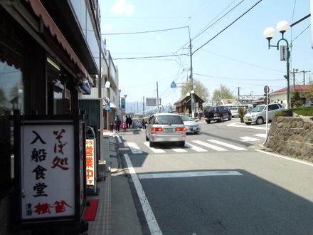 小渕沢駅前